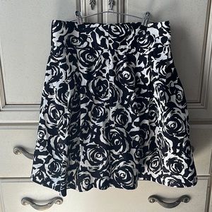 Medium Forever 21 black and white poofy skirt